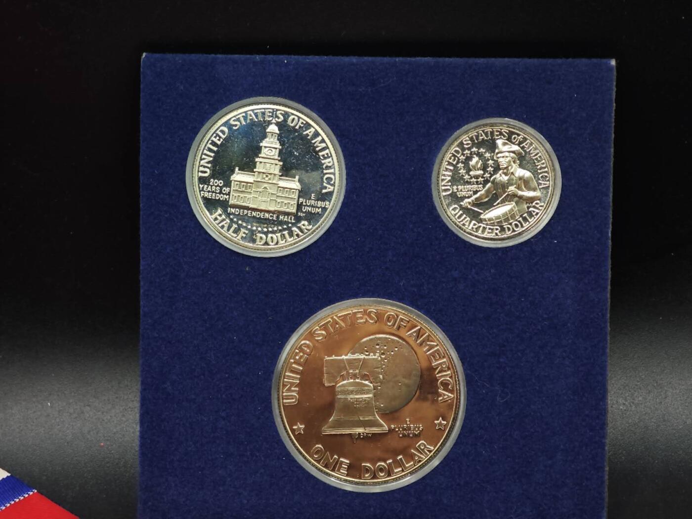 【淘币小摊】实时拍第八百七十拍   银币套币场    年前最后一场周一预留全部发出 本场无中意拍品可私信周日发货请更换最新收货地址不方便收货的请勿参拍或者顺丰到付 美国1976年建国200周年精制银币3枚套400银重41克