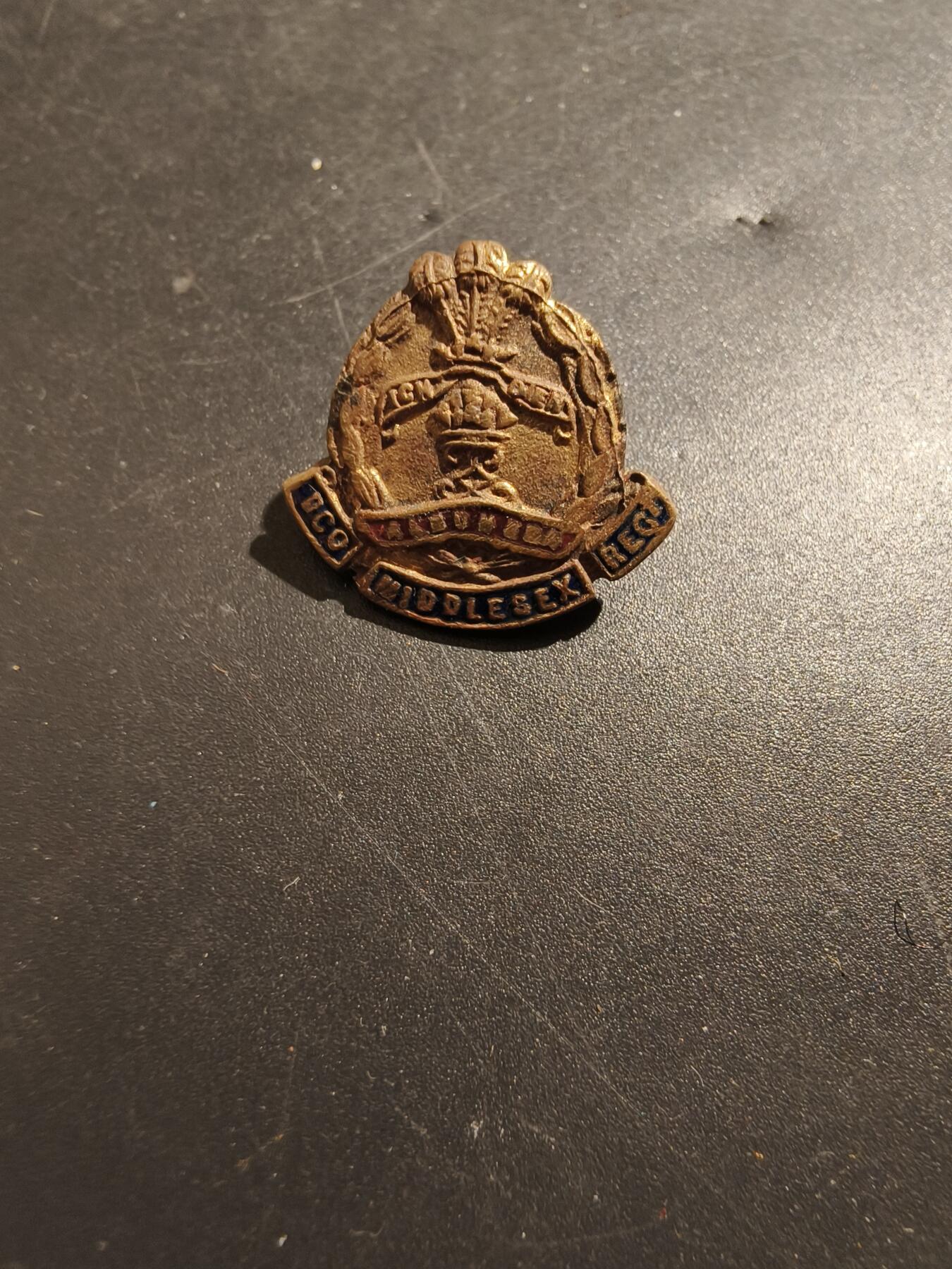 老王徽章第181期 英国陆军米德尔赛克斯步兵团证章    铜质珐琅