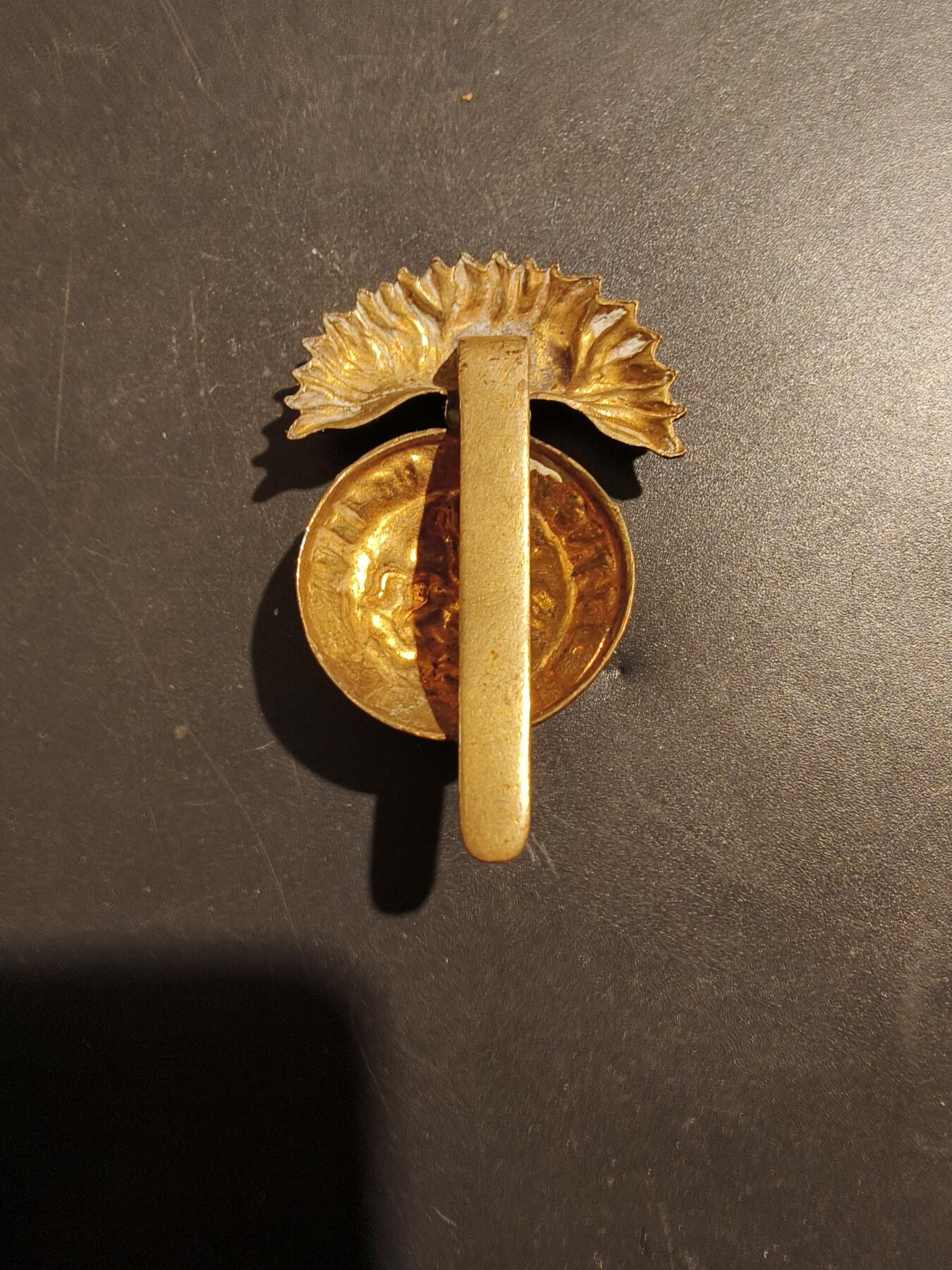 老王徽章第181期 英国皇家诺森伯兰燧发枪团帽徽    一战时期