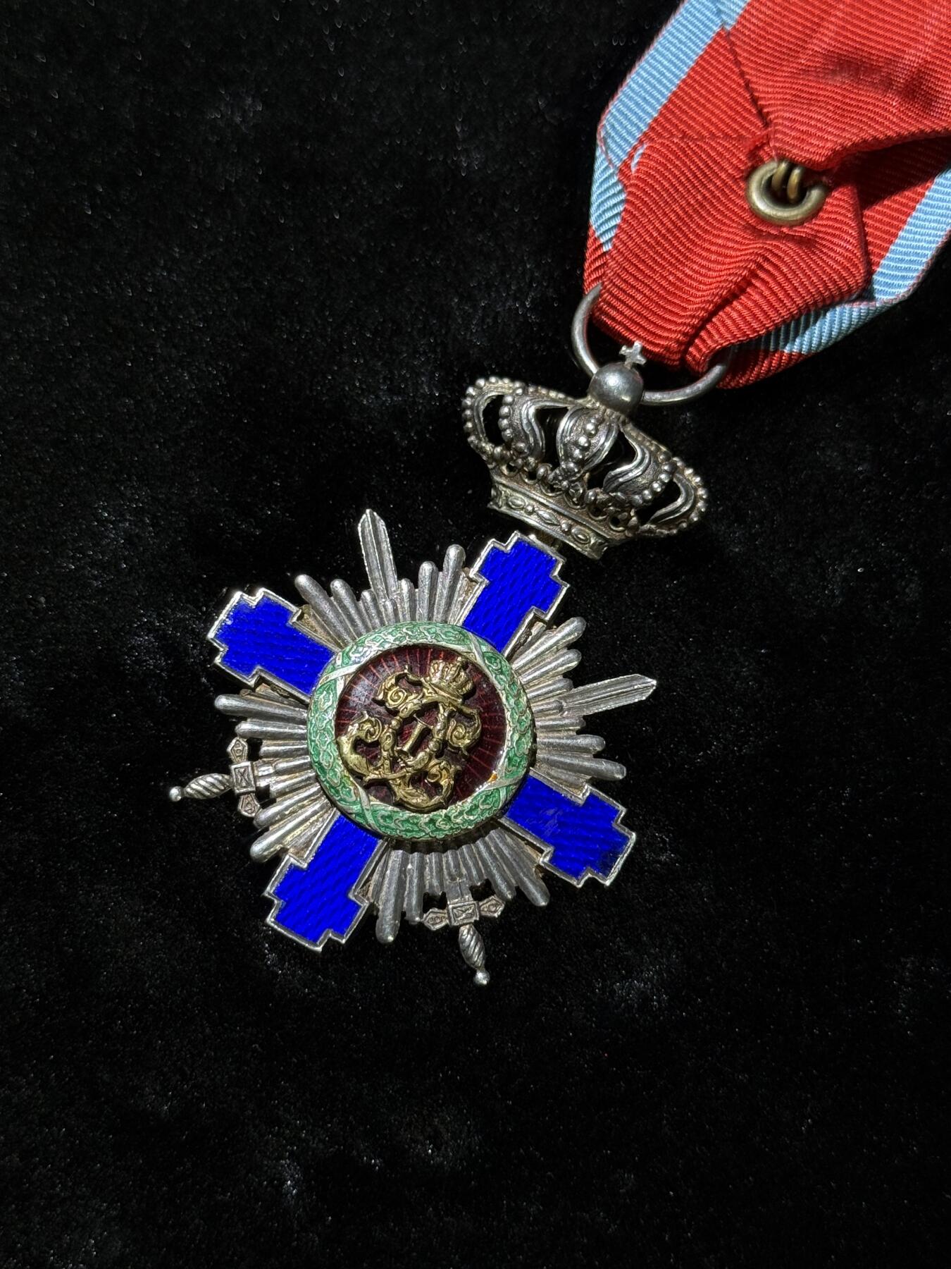欢庆春节！戎马世界章牌大赏第111期春节大拍 罗马尼亚之星勋章，骑士级，珐琅有轻微磕碰