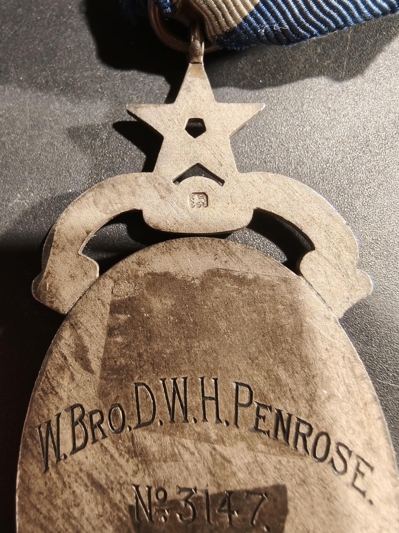 老王徽章第181期 英国共济会医院奖章    原盒   925银     41.2g