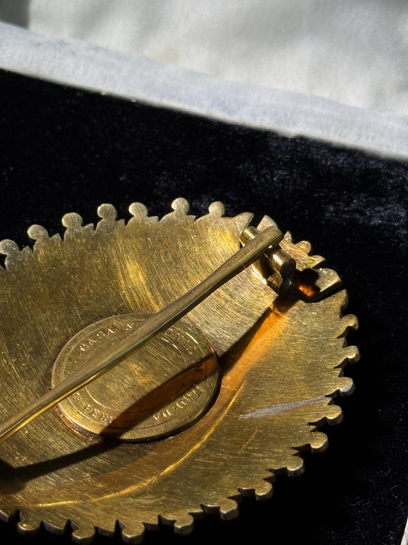 欢庆春节！戎马世界章牌大赏第111期春节大拍 秘鲁太阳勋章星芒章，早期银制版本，盒略齐全