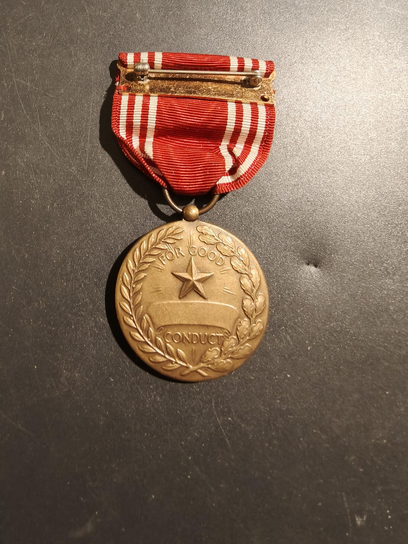 老王徽章第181期 美国二战陆军品德优良奖章