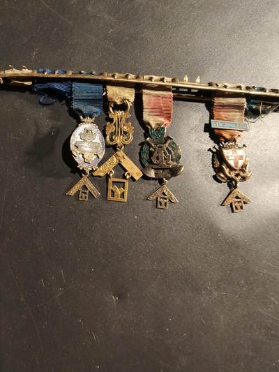 老王徽章第181期 - 英国共济会迷你4联排    银质珐琅