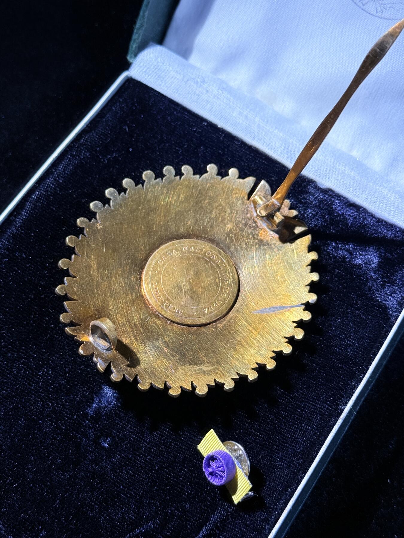 欢庆春节！戎马世界章牌大赏第111期春节大拍 秘鲁太阳勋章星芒章，早期银制版本，盒略齐全