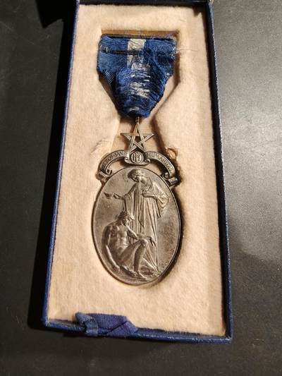 老王徽章第181期 - 英国共济会医院奖章    原盒   925银     41.2g