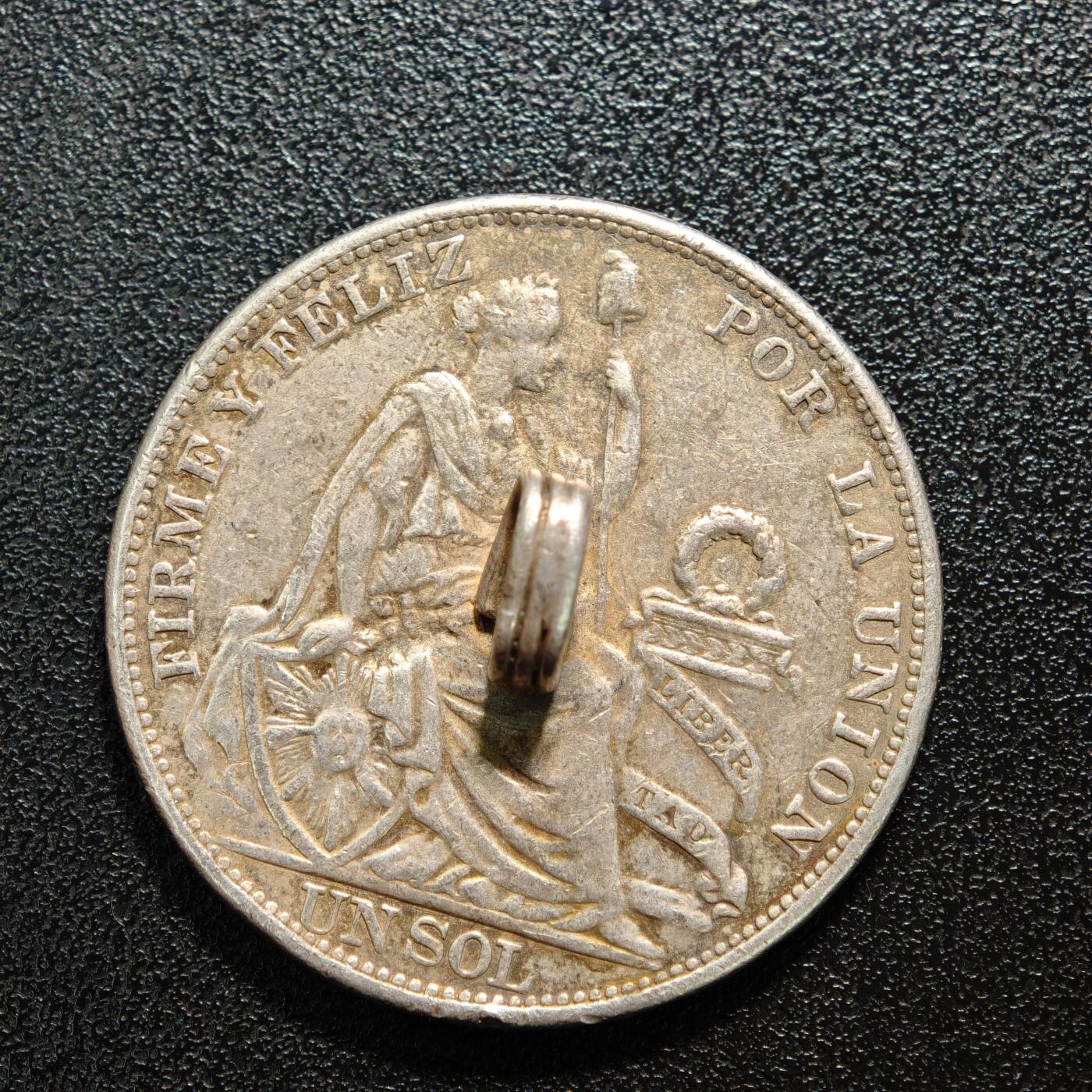 【德藏】世界币章拍卖第165期（拍品征集中~欢迎藏友联系） 1894年 秘鲁1索尔银币制作扣子 直径约：36.9mm；重约：24.6g