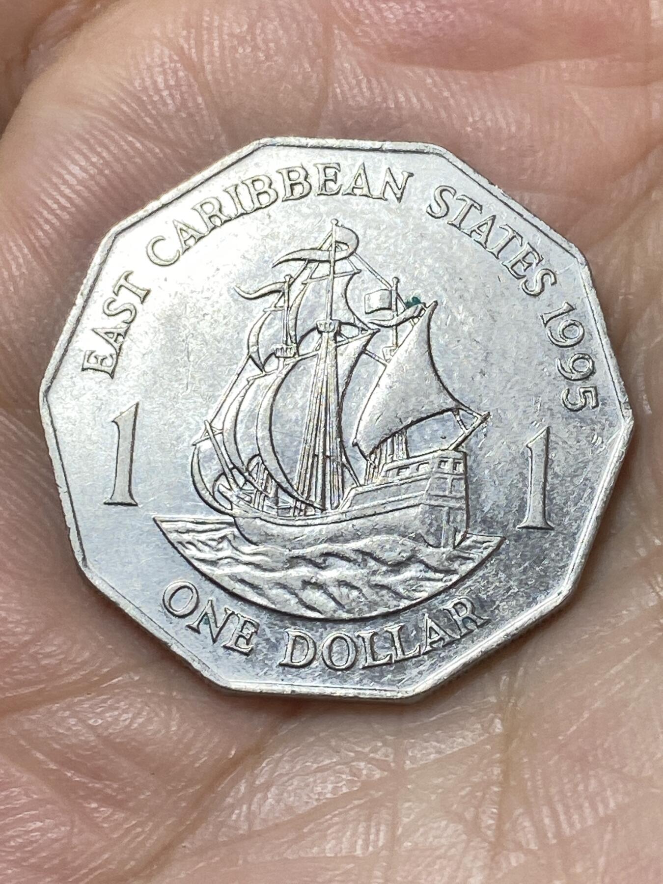 2026年第二十二场(总第一百九十一场）外国好品散币场(免佣金) 东加勒比国家1995年1元(伊丽莎白二世中年花冠第二版)