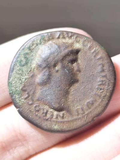 星盘世界钱币二月二十一日初五 世界古典币春节精品大拍 祝各位藏友马年大吉-新年新气象！ - 尼禄都蓬第铜币，公元62-68年铸于罗马造币厂。背面是胜利女神手持棕榈叶与花环。币文是尼禄头衔及胜利的奥古斯都。不列颠尼亚水坑。