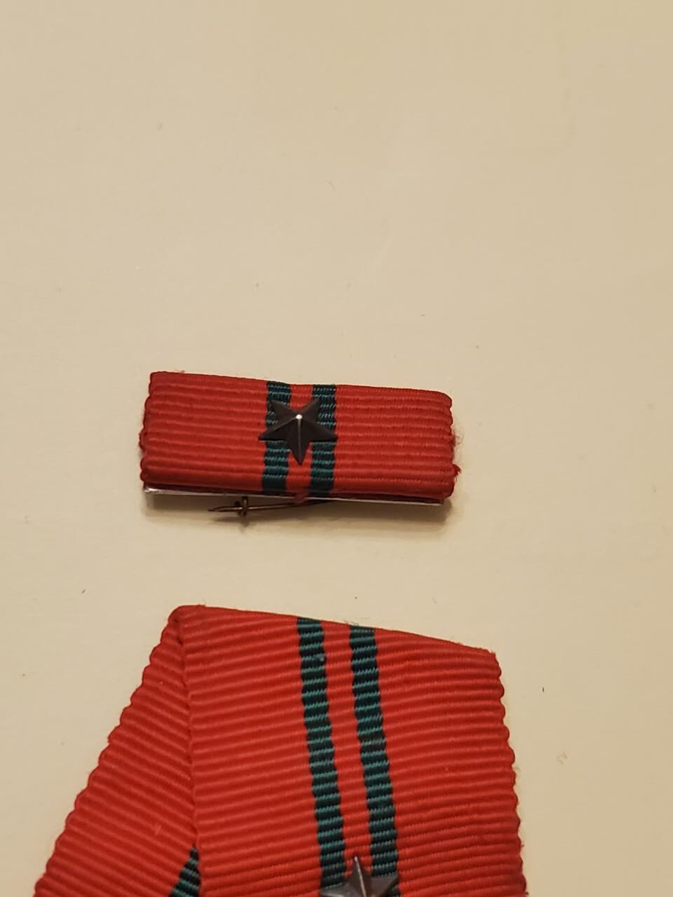 （450件拍品！制服徽章盛宴）罗岚⭐爱藏⭐年前甄选大拍场-店主清仓处理-分享拍场额外现金红包（实体经营） 北越三级战功勋章越战时期带略 非常少见白铜镀银版本 非后期铝垃圾