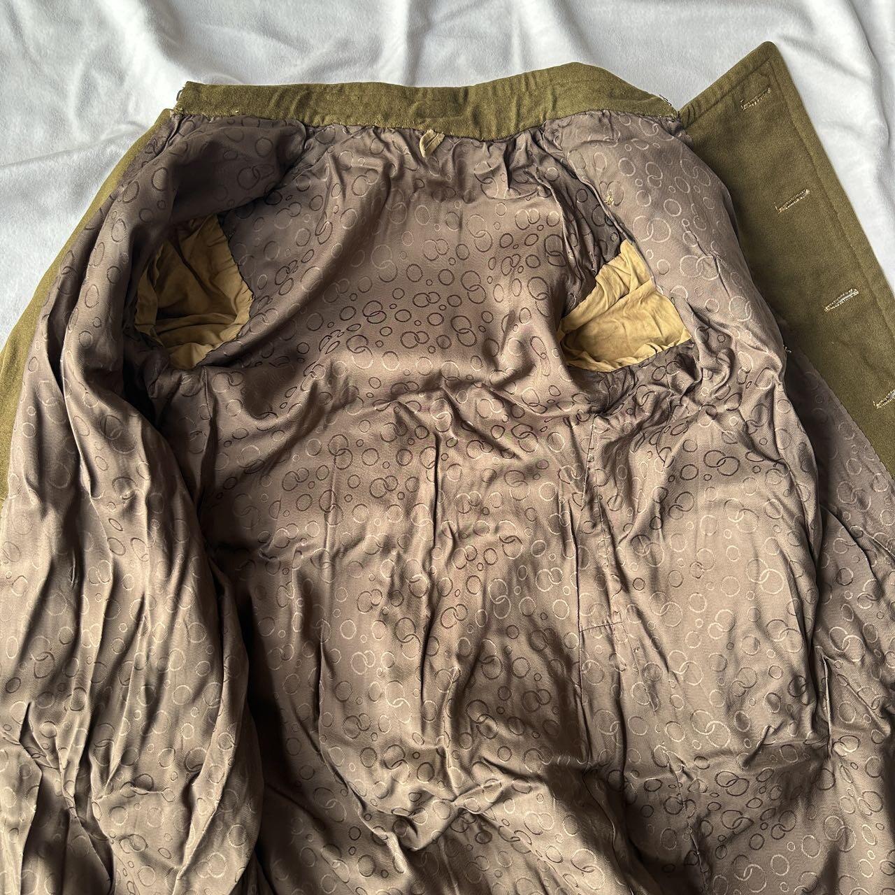 【第伍場】近代勋奖章徽章服饰杂项专场 50年代空军军官铜扣大衣—有附属毛领—内衬或为物主定制或有更换原棉衬为丝衬—肩宽约46cm 袖长约57cm