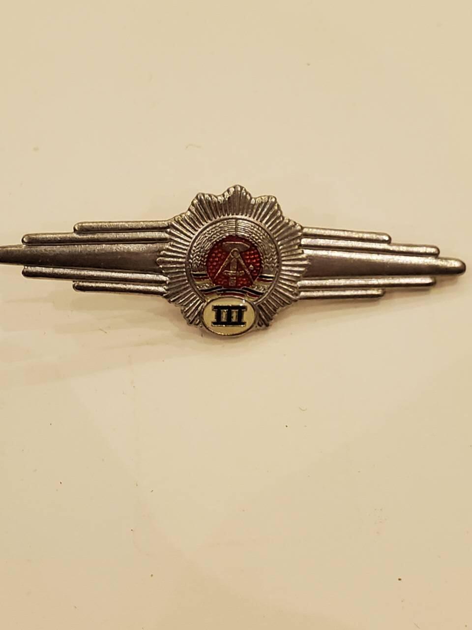 韵星假日军品类拍卖第40期 -- Rimey Holidays Militaria Auction 40 民主德国三级国家人民军军事技能章 早期转轮版本