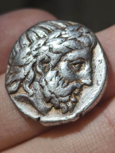 宙斯银币/菲利普二世四德拉克马银币 14.16g 公元前316-311年 安菲波利斯造币厂 正面： 宙斯头像 反面： 骑手骑马，手持棕榈枝