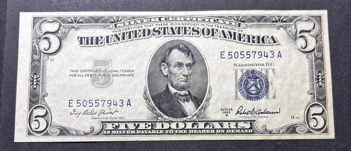 【金马踏春，泉马奔腾】2026 年新年贺岁场，（定于年初五接财神截拍）祝各位老板马到成功，马上有钱，愿岁岁平安喜乐顺遂 少见 1953 年蓝印版林肯头 5 美元，尾号 943 错版币裁切错误，看图