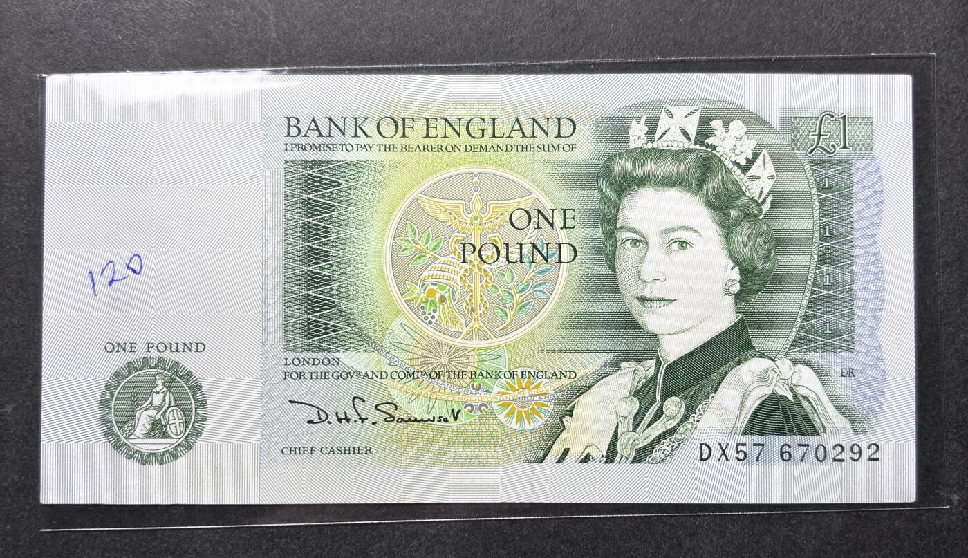 【金马踏春，泉马奔腾】2026 年新年贺岁场，（定于年初五接财神截拍）祝各位老板马到成功，马上有钱，愿岁岁平安喜乐顺遂 英国牛顿女王 1 英镑纸币，尾号 292