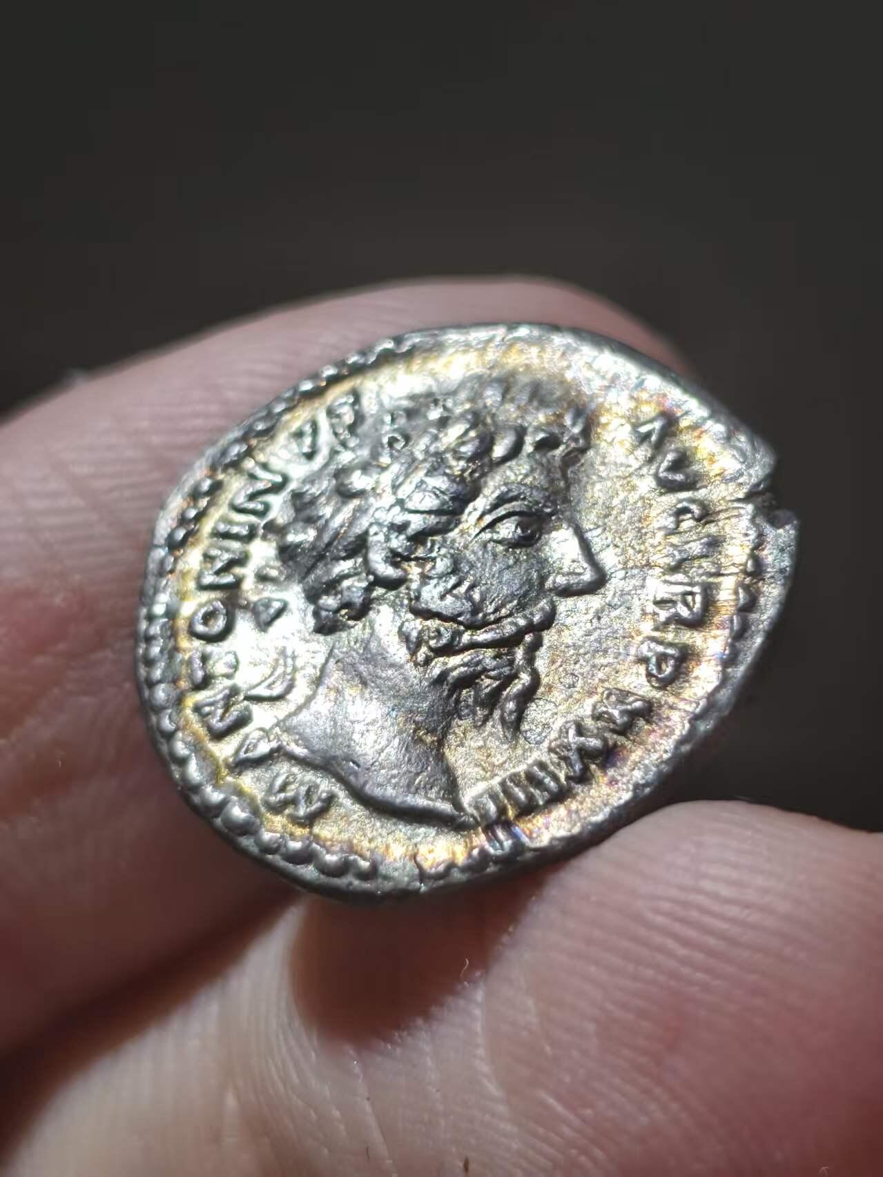 星盘世界钱币二月二十一日初五 世界古典币春节精品大拍 祝各位藏友马年大吉-新年新气象！ 极美品！国际大热门品种！罗马帝国 公元169年打制 哲人王马可奥勒留第纳尔银币 现在海外涨的最火的就是他了  经典传奇皇帝纲目品种  5年前同品相同题材的CNG都能拍过两千 