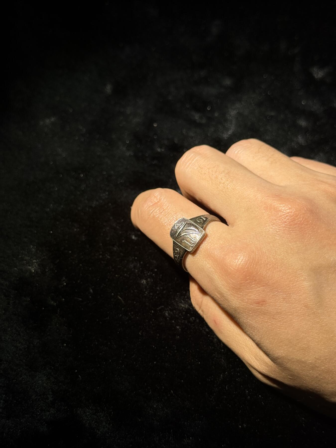 欢庆春节！戎马世界章牌大赏第111期春节大拍 芬兰 帆船运动纪念戒指 银制带标 内侧带铭文 得分排名等等