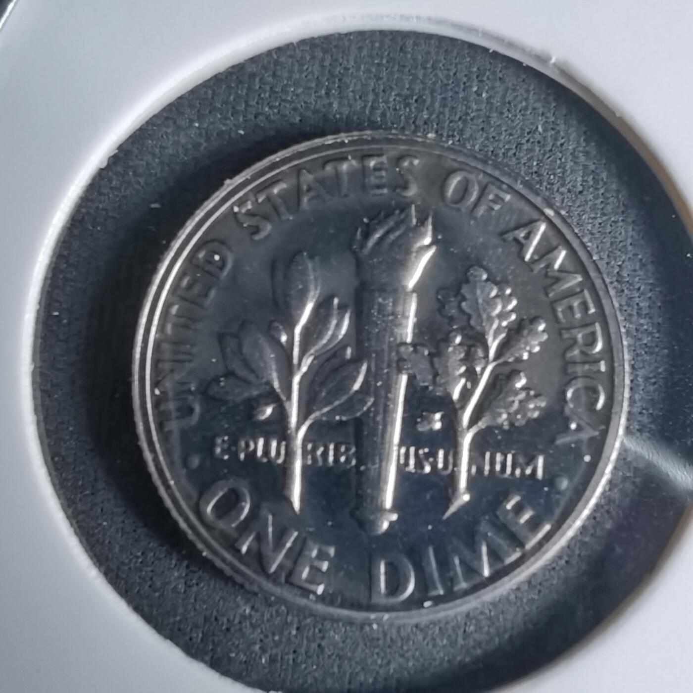 沼泽如烟--第990场 美国1977年十分精制币