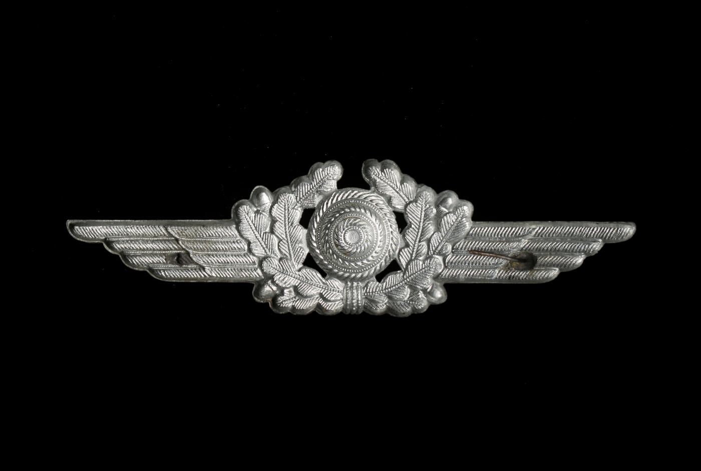 欢庆春节！戎马世界章牌大赏第112期春节大拍  德专场 德三空军帽徽 注意断了针