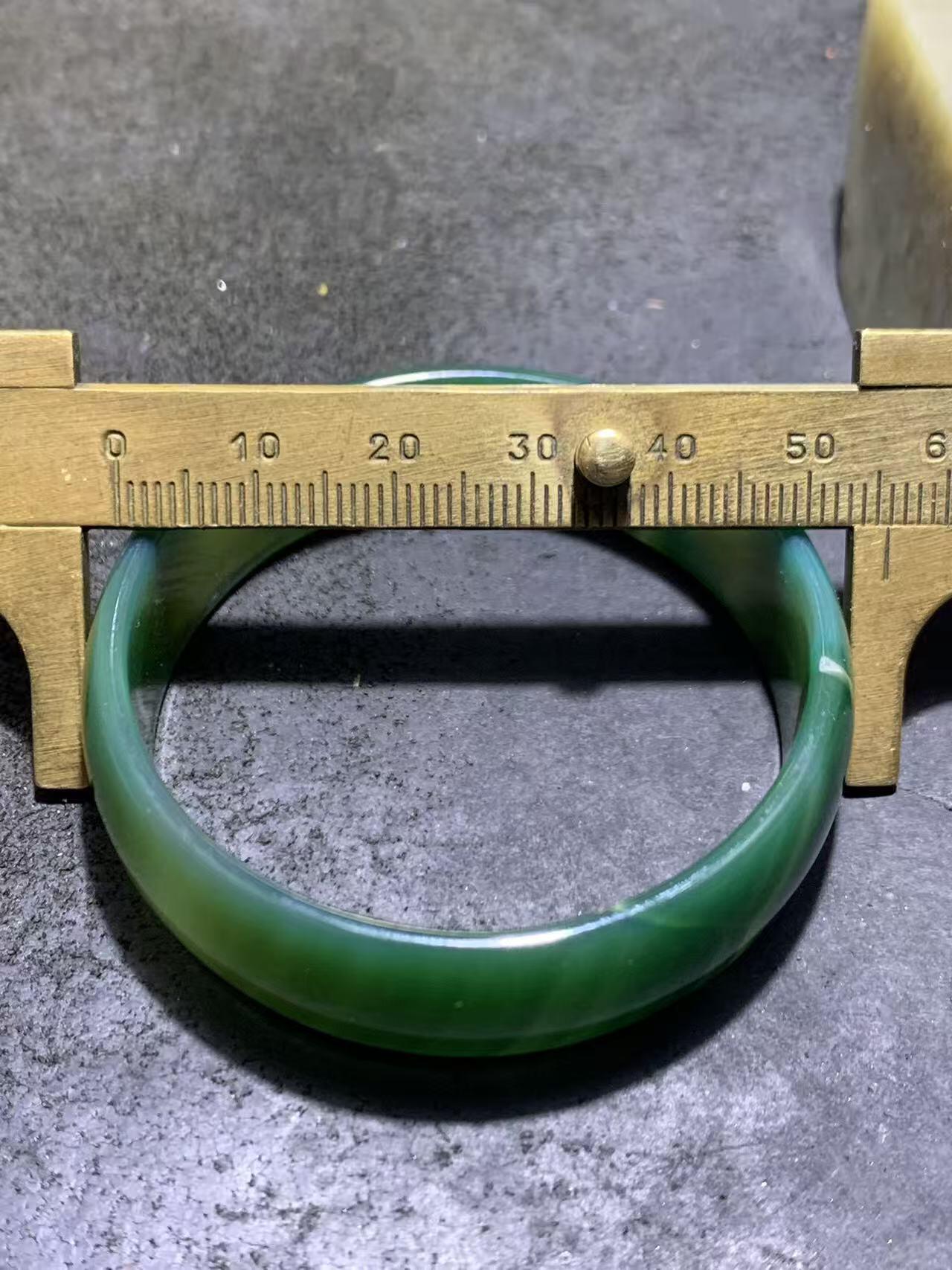 缠丝玛瑙通货小手镯1只，