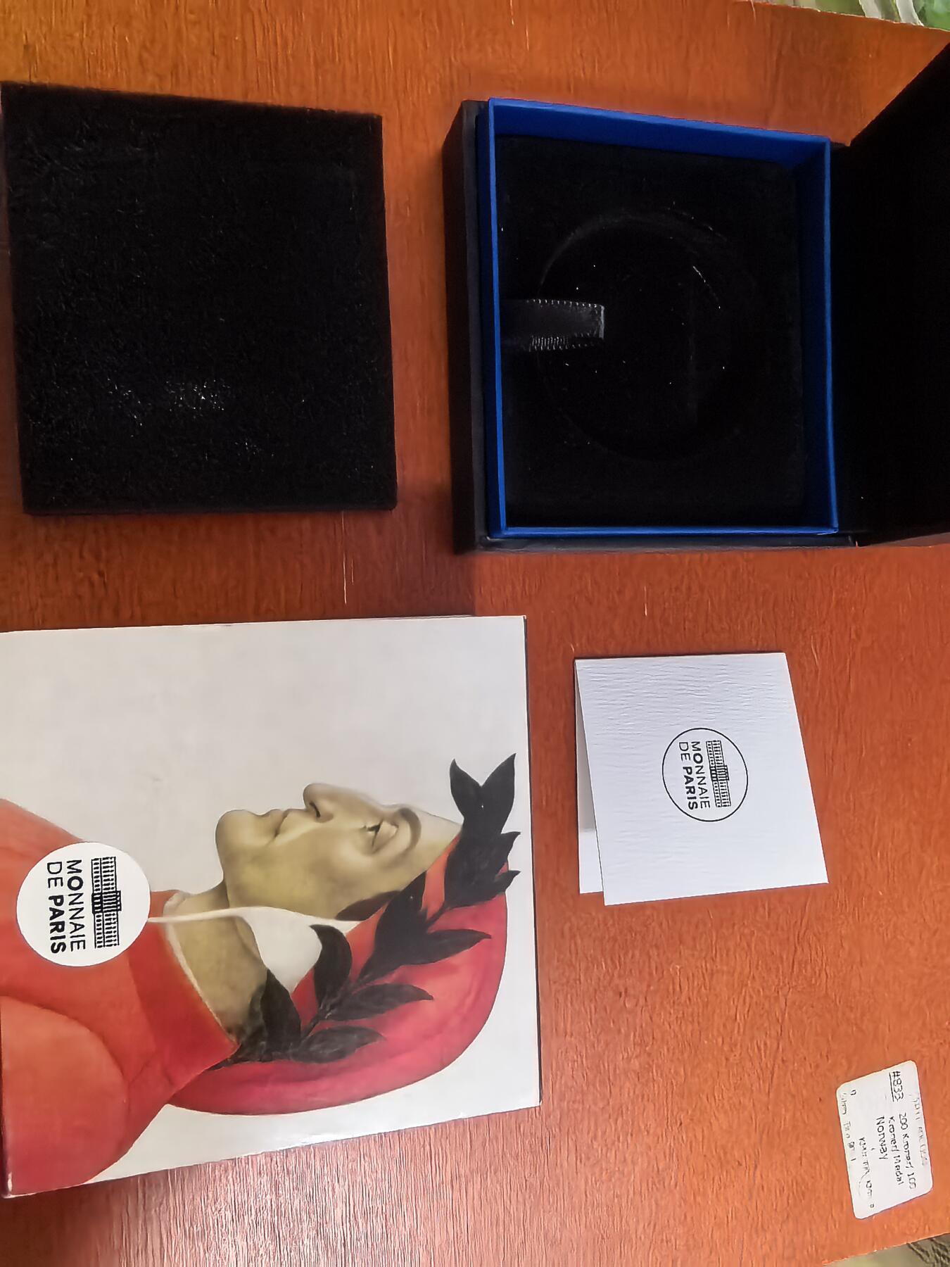 长老汇蛇年精选第九十九场拍卖 钱币空盒3盒（不含币），如图，部分含证书