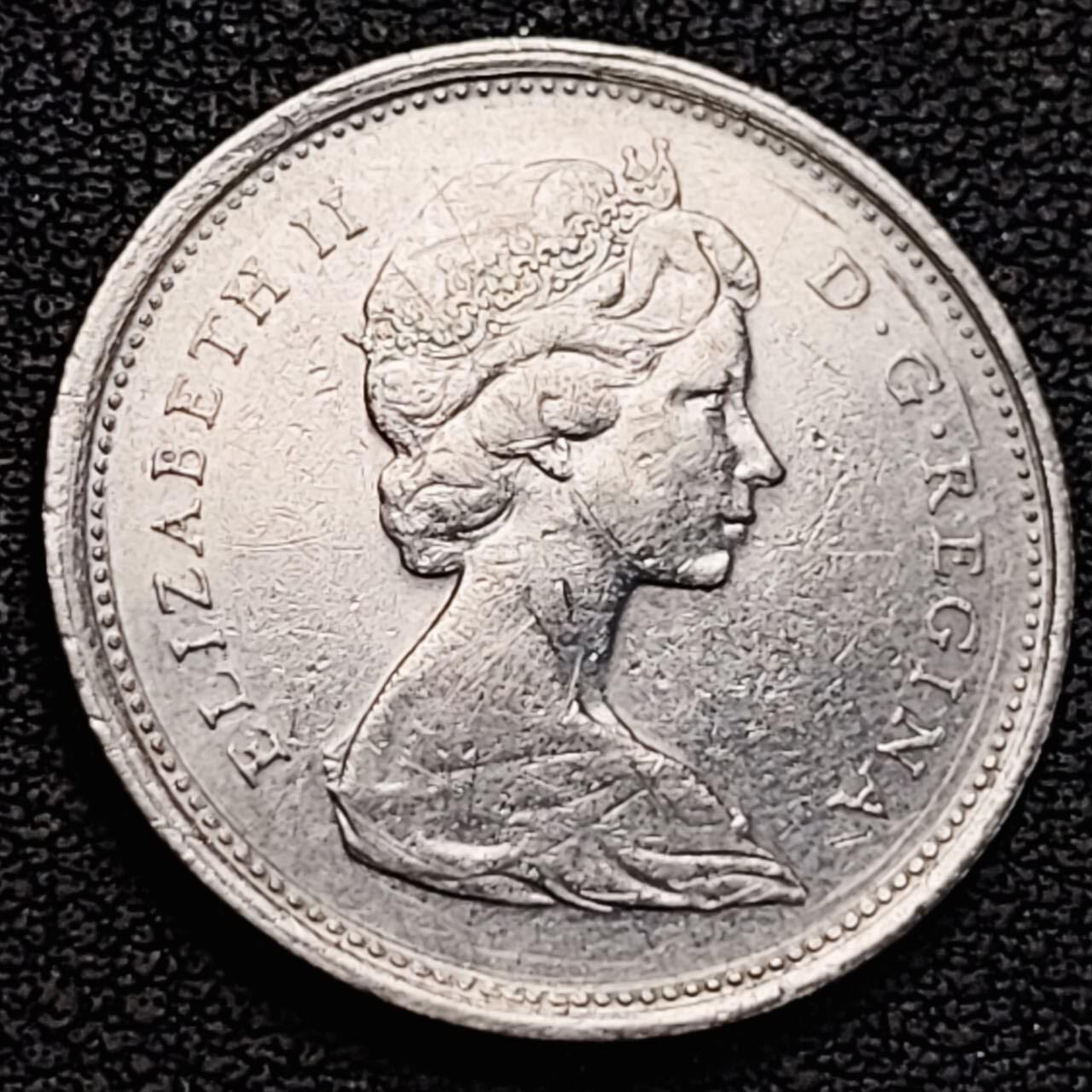 泉币菌-第186场- 小年快乐 精品福利场（本周五和之前的 2月14日发货） 高币值 加拿大1974年1/4加拿大元 伊丽莎白二世 驯鹿 24mm 