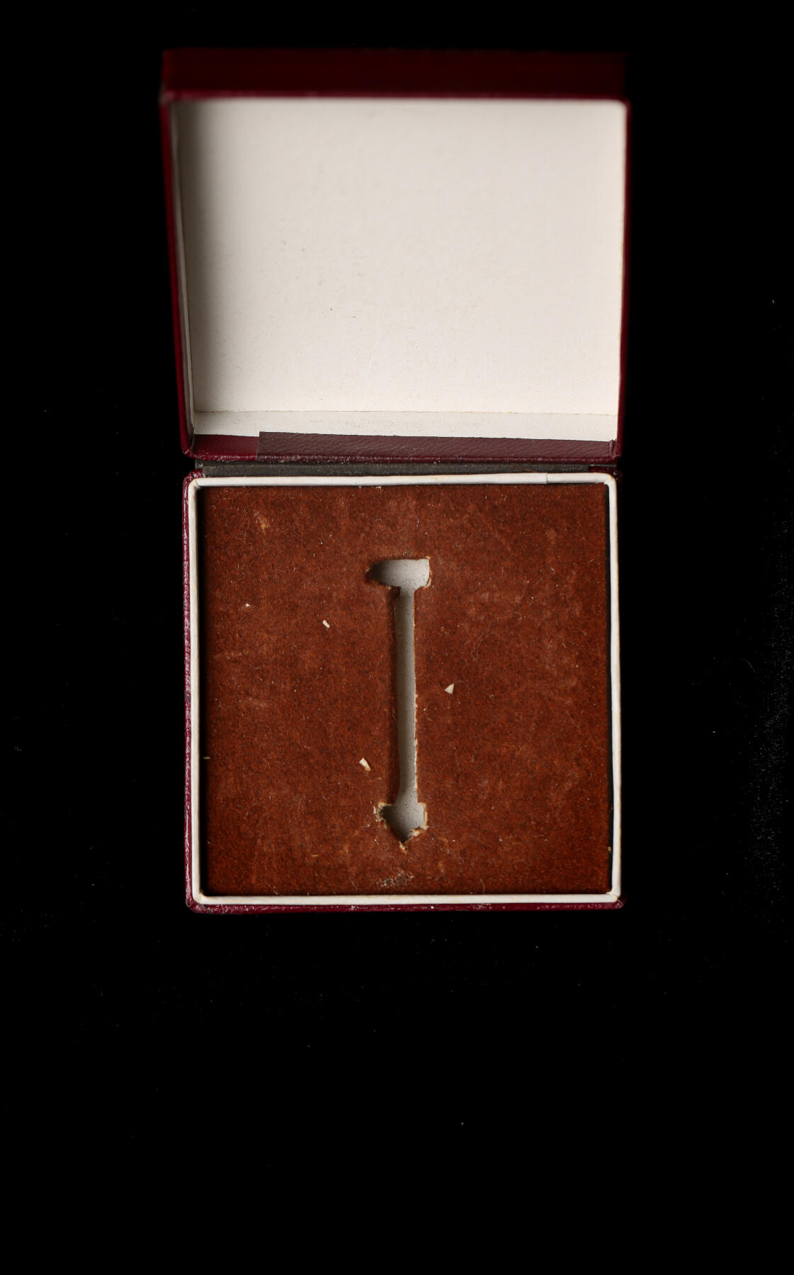 欢庆春节！戎马世界章牌大赏第112期春节大拍  德专场 原盒银质战伤奖章  章子品相好 盒子品相极其好 非常非常少见的原盒 极好