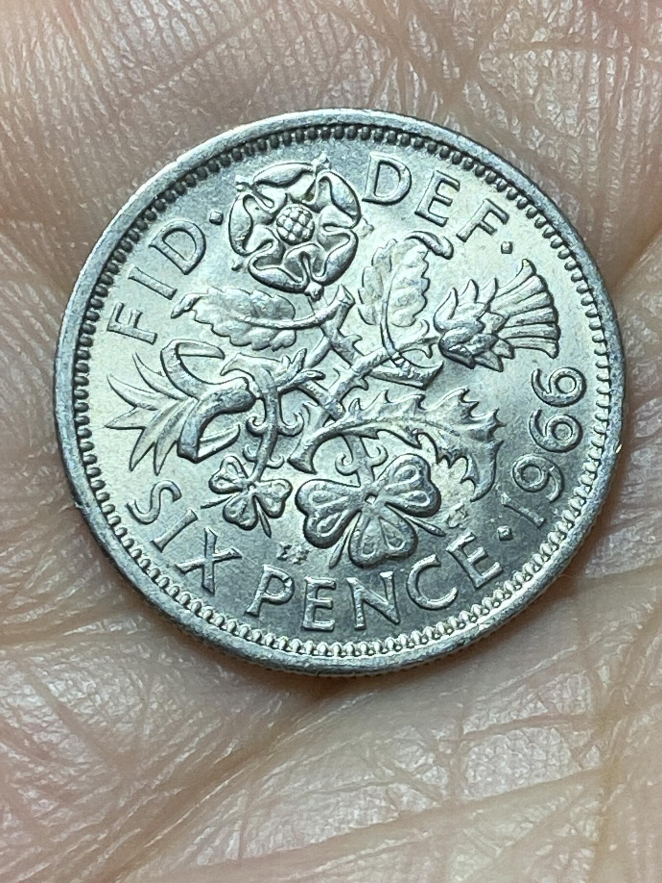 2026年第二十二场(总第一百九十一场）外国好品散币场(免佣金) 英国🇬🇧1966年6便士(伊丽莎白二世青年桂冠第二版)