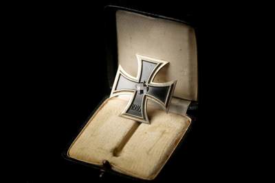 欢庆春节！戎马世界章牌大赏第112期春节大拍  德专场 - 3厂无标铜芯 辛A型 一级铁十字勋章 带盒   任何铁十字收藏中都算重要一环