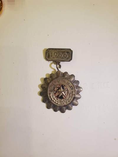 韵星假日军品类拍卖第40期 -- Rimey Holidays Militaria Auction 40 - 越南民主共和国（北越）优秀士兵奖章 越战时期早期白铜版本 1966越战第一版