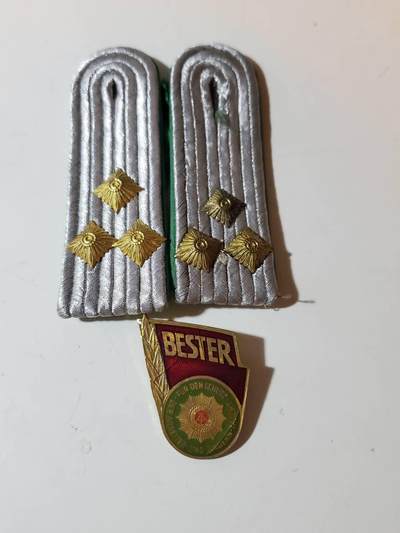韵星假日军品类拍卖第40期 -- Rimey Holidays Militaria Auction 40 - 民主德国内务部人民警察上尉肩章+优秀辅警奖章