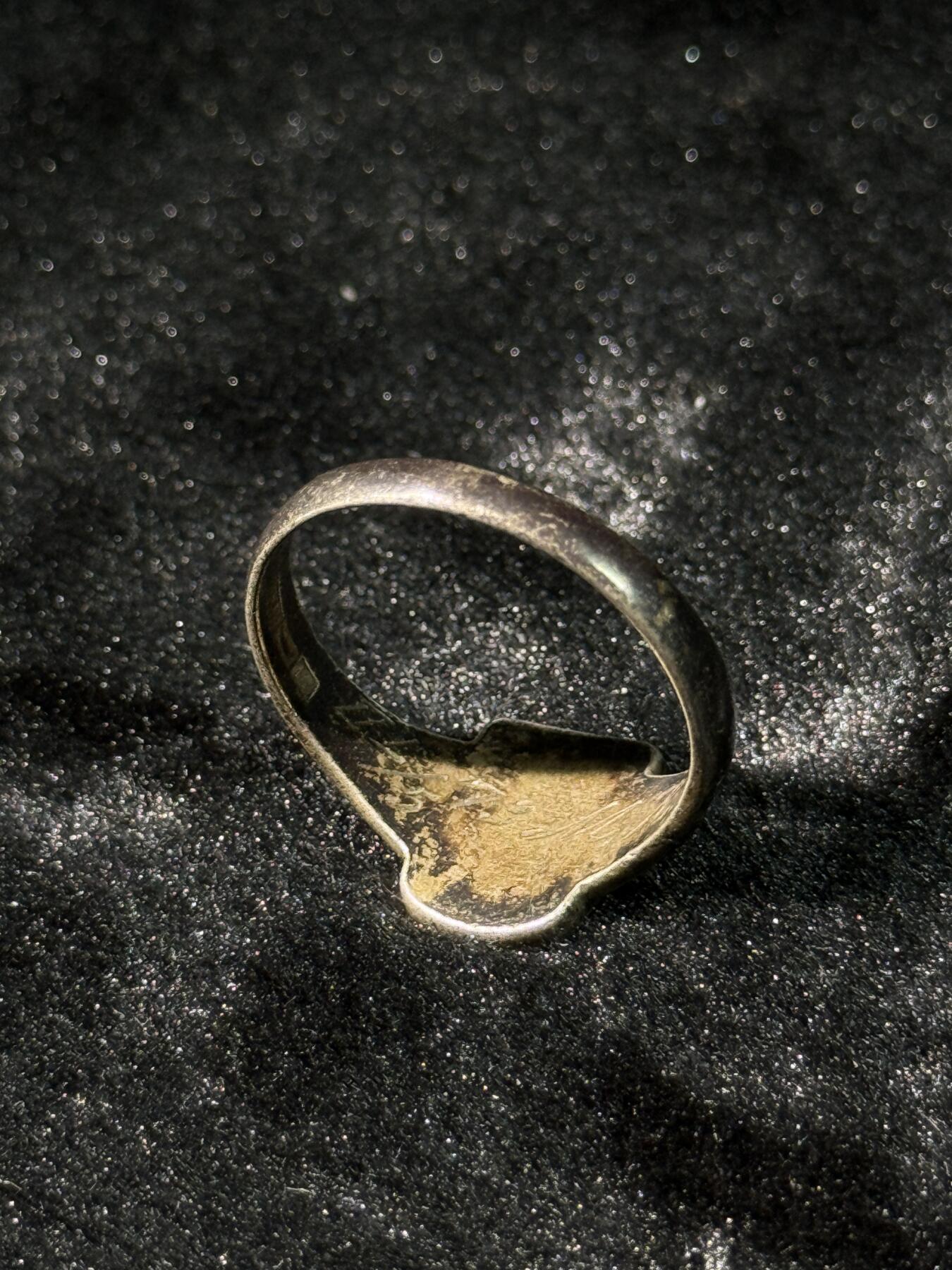 欢庆春节！戎马世界章牌大赏第111期春节大拍 芬兰 帆船运动纪念戒指 银制带标 内侧带铭文 得分排名等等