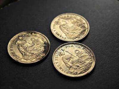 两枚1914年和1902年秘鲁5分银币 - 两枚1914年和1902年秘鲁5分银币