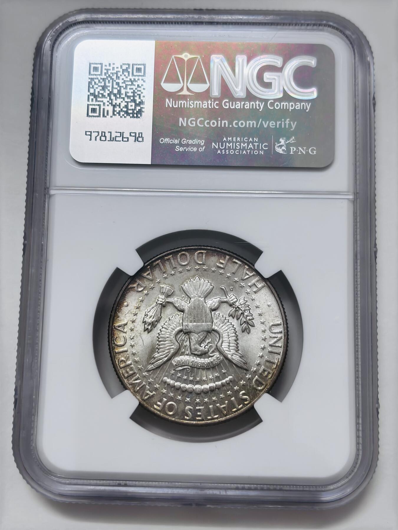 【金马踏春，泉马奔腾】2026 年新年贺岁场，（定于年初五接财神截拍）祝各位老板马到成功，马上有钱，愿岁岁平安喜乐顺遂 NGC MS64 分 1964 年美国肯尼迪半美元银币，璀璨金环彩，暴力转光 12.5 克 900 银