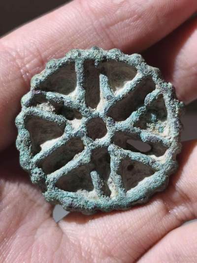 星盘世界钱币二月二十一日初五 世界古典币春节精品大拍 祝各位藏友马年大吉-新年新气象！ - 大英博物馆同款巴克特里亚马尔吉亚娜文明区六芒印章一枚，大型印章有铸造缺陷，有两处漏洞，但是没有影响图案，非常厚重，形制也很大，这种实心类型应该是比镂空的早期