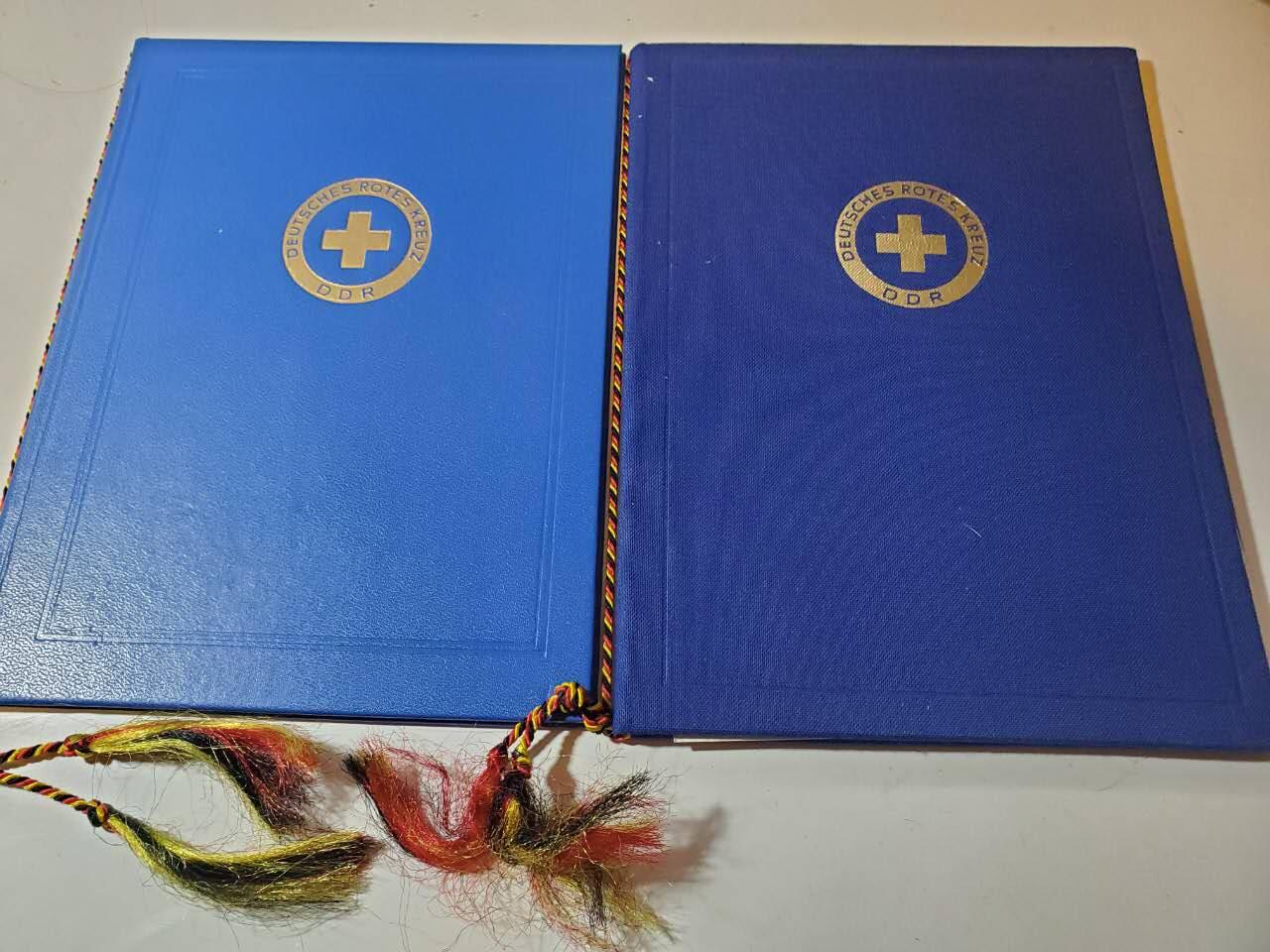 韵星假日军品类拍卖第40期 -- Rimey Holidays Militaria Auction 40 民主德国红十字服务奖章、军医证章带证书一套+证书不同版本封皮一个 均好品