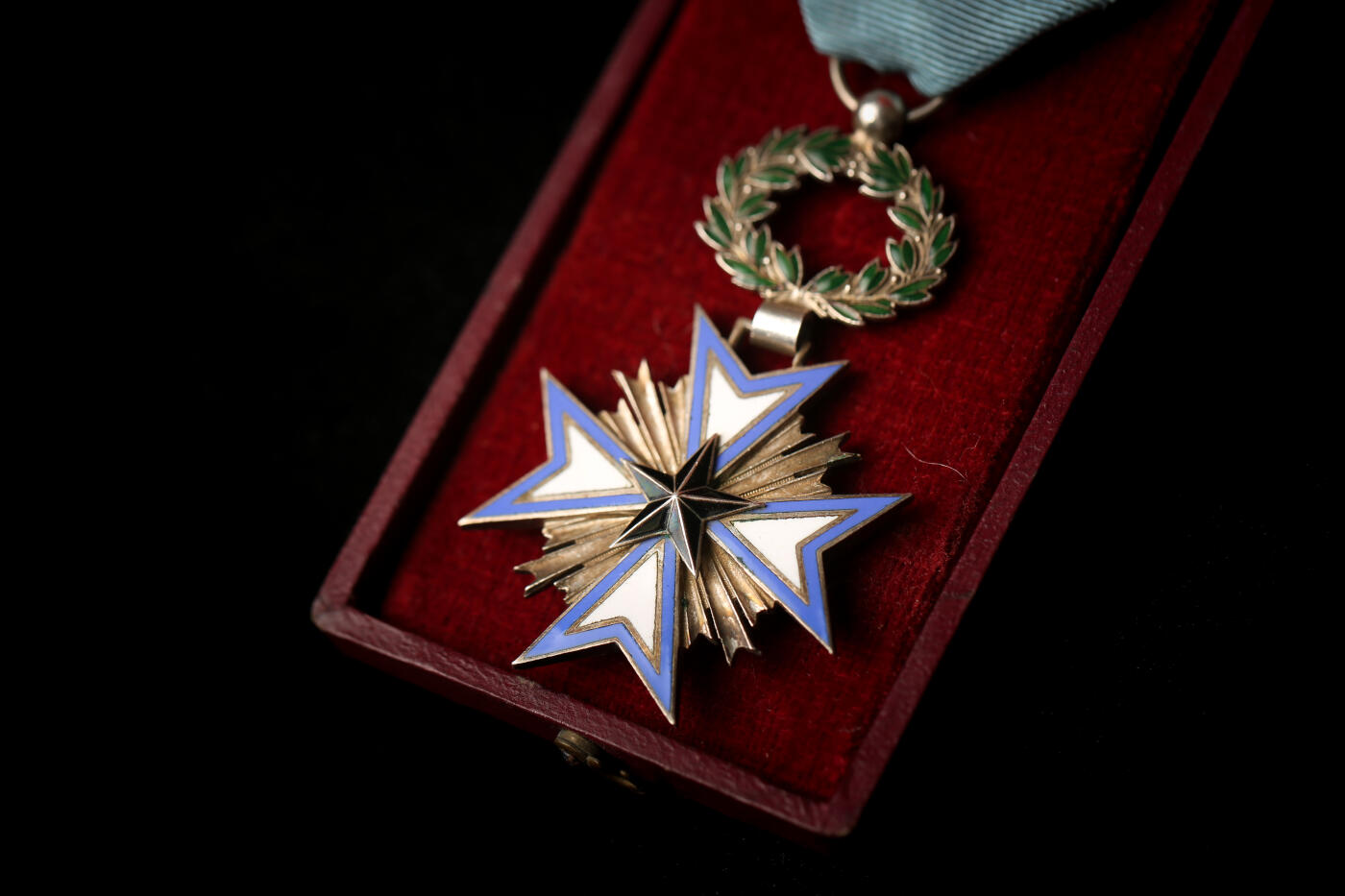 欢庆春节！戎马世界章牌大赏第112期春节大拍  德专场 贝宁黑星奖章 珐琅无损全品少见