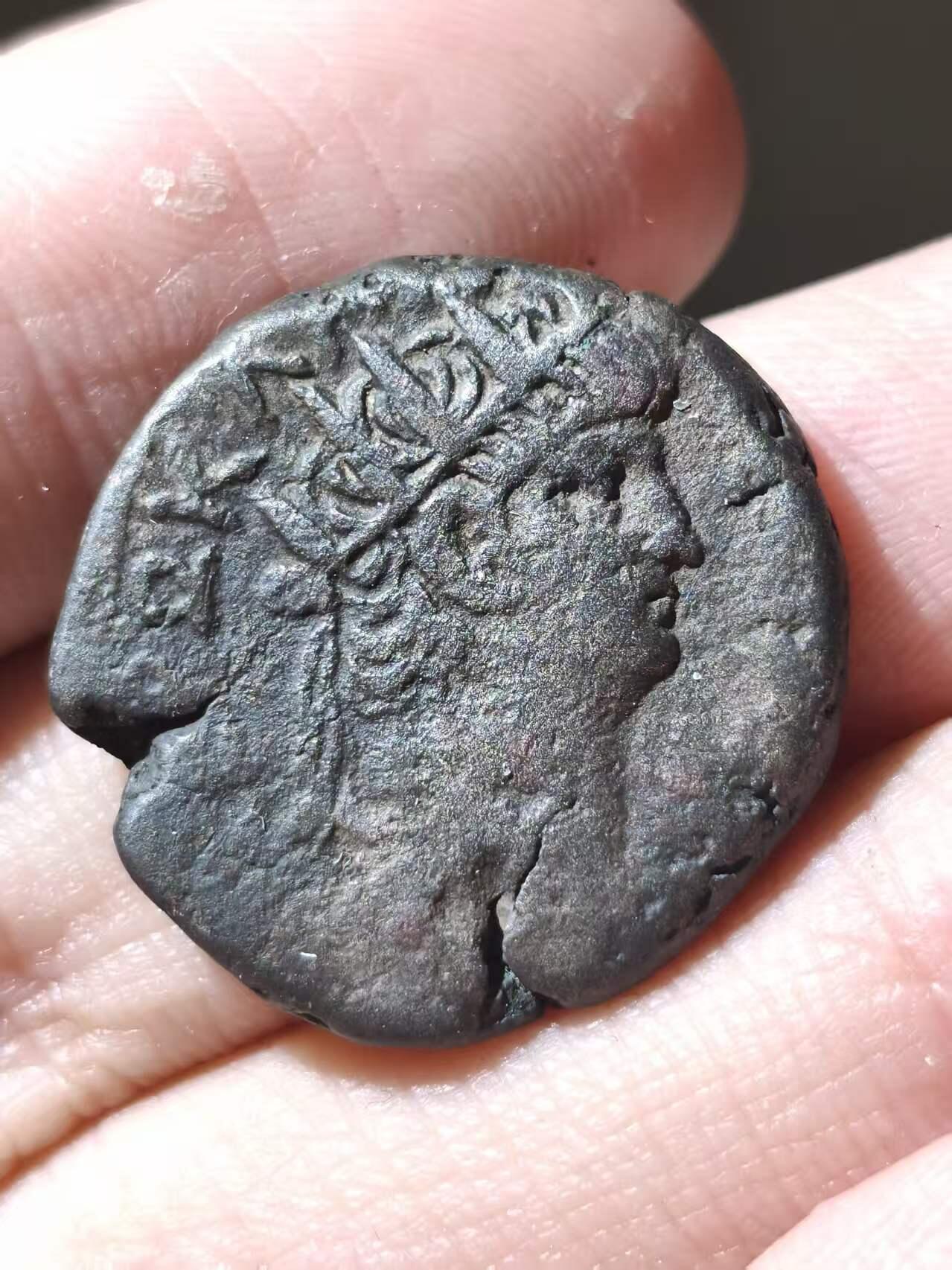 星盘世界钱币二月二十一日初五 世界古典币春节精品大拍 祝各位藏友马年大吉-新年新气象！ 尼禄四德拉克马银铜合金币。公元655-66铸造于埃及行省的亚历山大城。背面是头戴象头冠的亚历山大城市神像，背面L I B是尼禄12年。