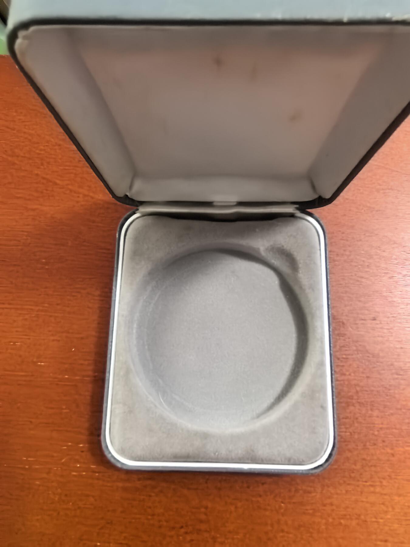 长老汇蛇年精选第九十九场拍卖 钱币空盒3盒（不含币），如图，部分含证书