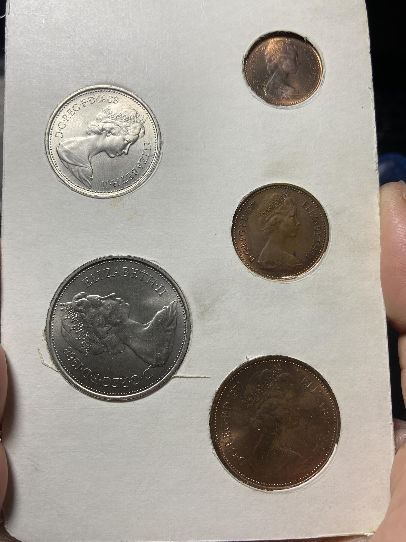 2026年第二十二场(总第一百九十一场）外国好品散币场(免佣金) 英国🇬🇧十进制第一版首发年原册套币5枚