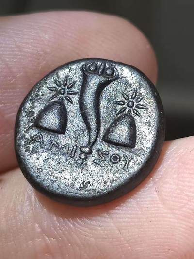古希腊丰饶角  庞图斯.阿米索斯.密特拉达提斯六世尤帕托尔时代约公元前105-90年或前90-85年 约4.1克16.2毫米 正面：青年半身像右 后面：AMI-ΣoY，种族划分由丰饶的基地两侧的Dioscuri帽，每一个上面的一颗星。