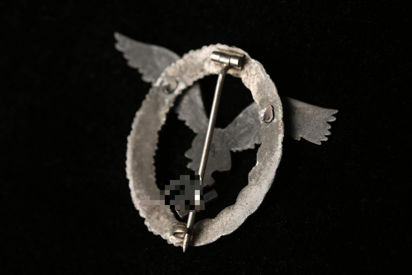 欢庆春节！戎马世界章牌大赏第112期春节大拍  德专场 Assmann厂造 末期锌制飞行员奖章  背打A标