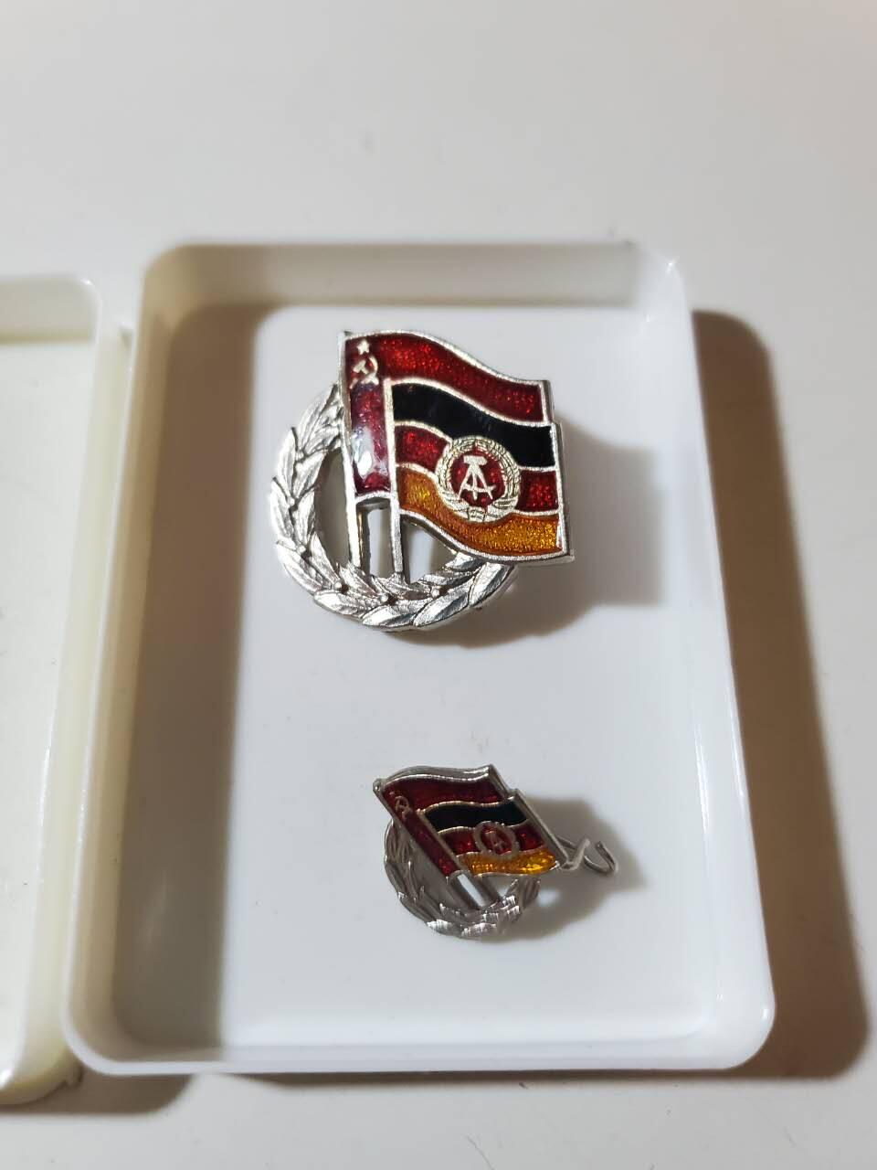 韵星假日军品类拍卖第40期 -- Rimey Holidays Militaria Auction 40 民主德国苏德友谊奖章带盒一套