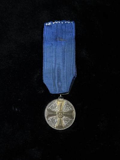 欢庆春节！戎马世界章牌大赏第111期春节大拍 - 芬兰一级金十字白玫瑰奖章，银制