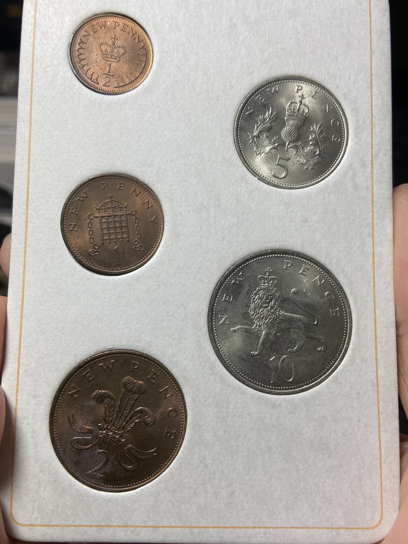 2026年第二十二场(总第一百九十一场）外国好品散币场(免佣金) 英国🇬🇧十进制第一版首发年原册套币5枚