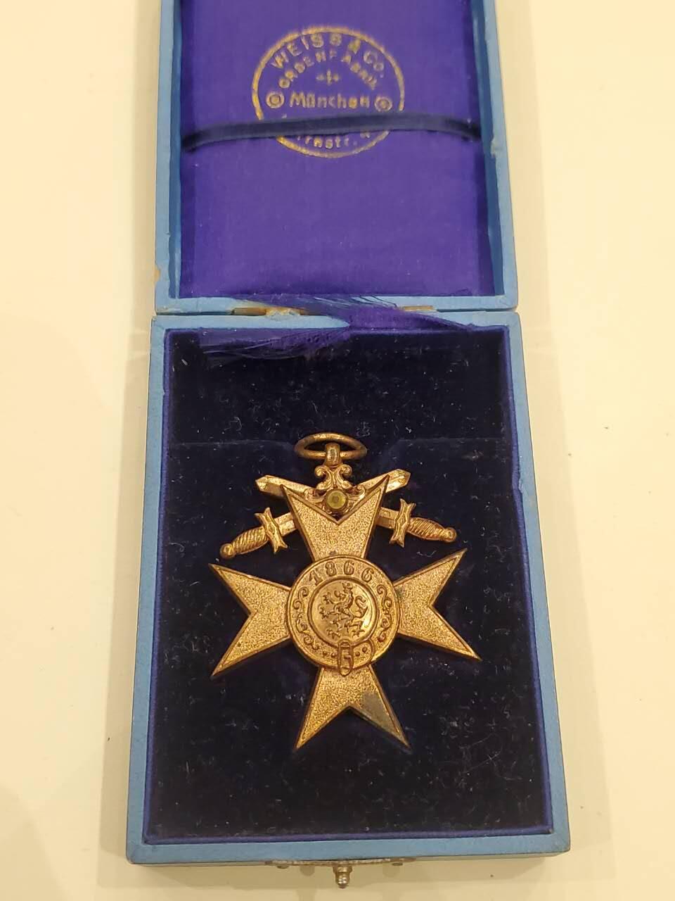 韵星假日军品类拍卖第40期 -- Rimey Holidays Militaria Auction 40 德意志帝国巴伐利亚王国三级功绩奖章mvk3带原盒一套 