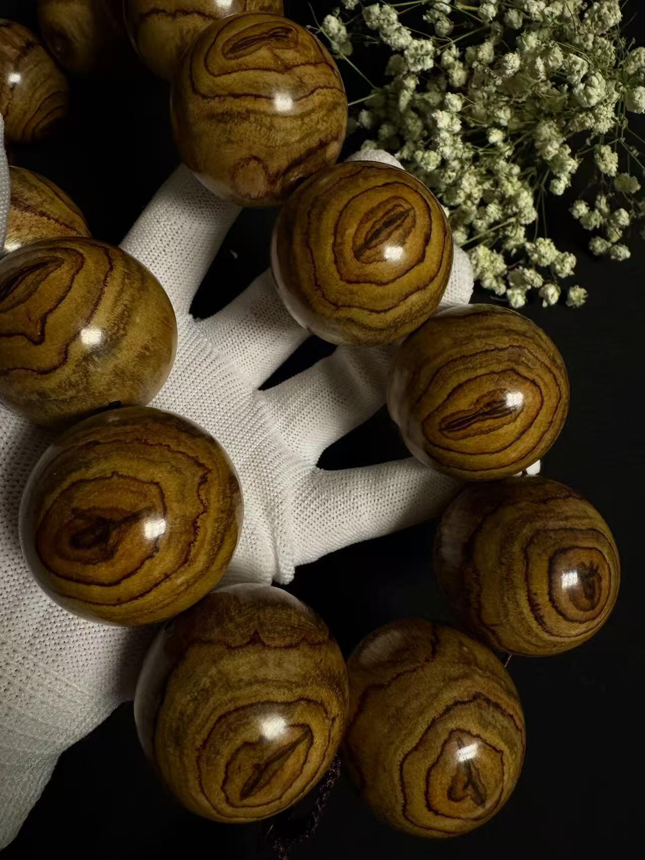 零元拍：继续再来大豪珠，海南黄花梨豪华大手持3.9-4.0/15颗大猪猪手持