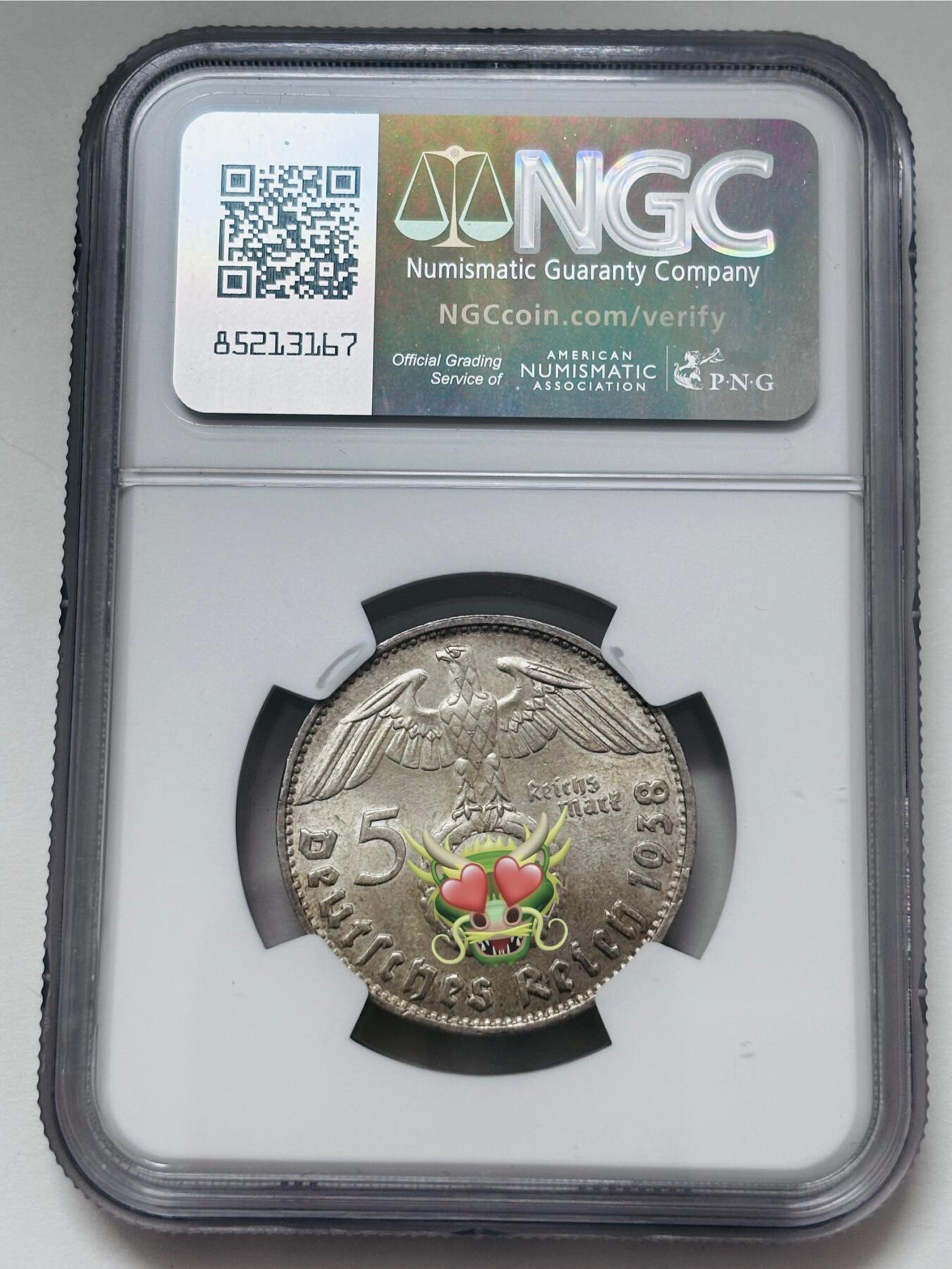 【金马踏春，泉马奔腾】2026 年新年贺岁场，（定于年初五接财神截拍）祝各位老板马到成功，马上有钱，愿岁岁平安喜乐顺遂 NGC MS63 分 1938 年德国兴登堡 5 马克银币，光感十足细节清晰，13.8 克 900 银