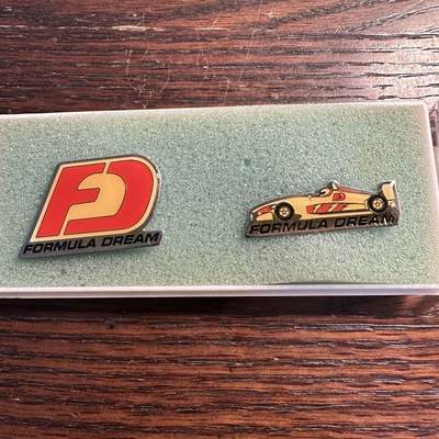 蒂克钱币 -第58场 日本企业章 徽章专场 - 日本Formula Dream F1 方程式赛车比赛 徽章2枚