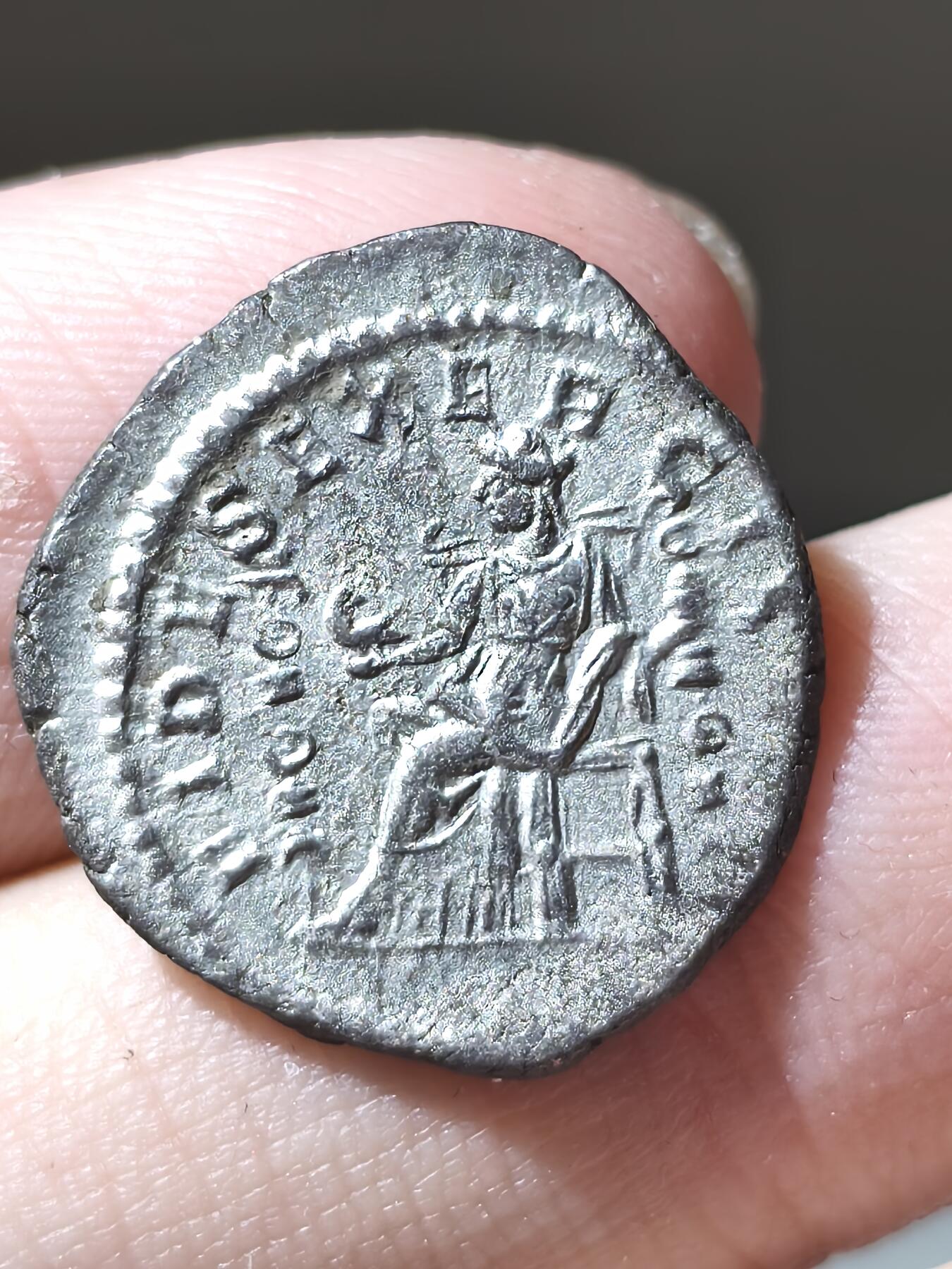 星盘世界钱币二月二十一日初五 世界古典币春节精品大拍 祝各位藏友马年大吉-新年新气象！ 美品！古罗马帝国 埃拉伽巴路斯第纳里银币 罗马著名小男娘